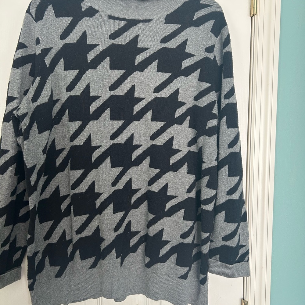 Ann Taylor Houndstooth Knit Sweater - Gray/Black - XL
